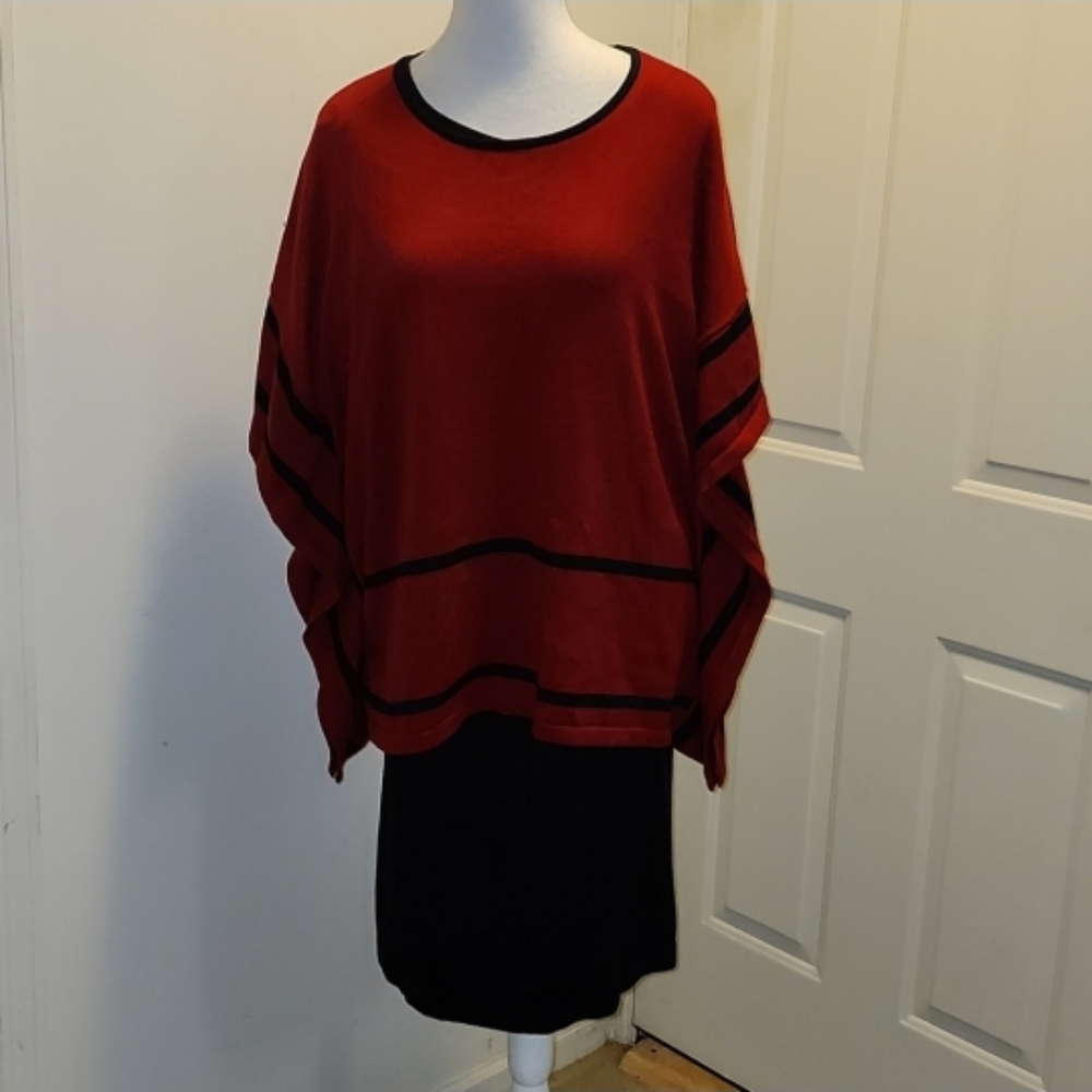 2 piece Nina Leonard size large sweater dress with boxy sweater